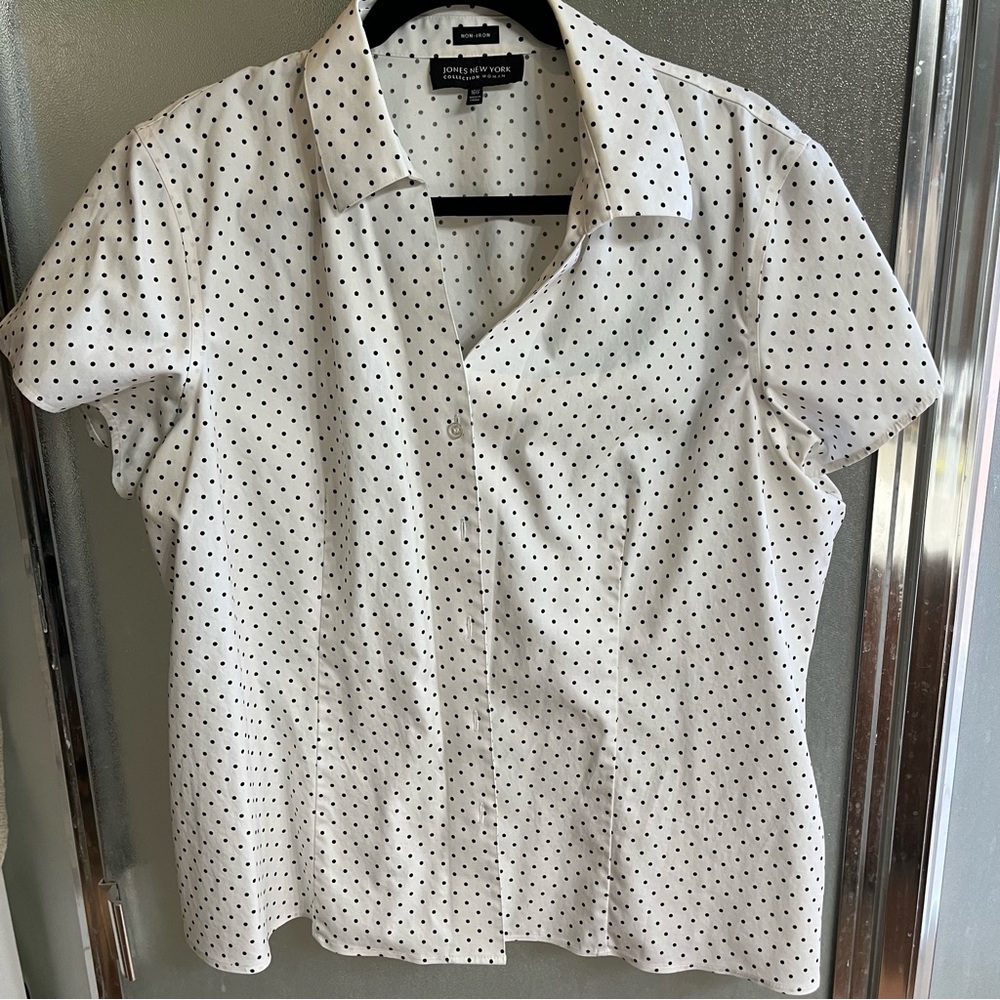 Jones of New York non- iron blouse